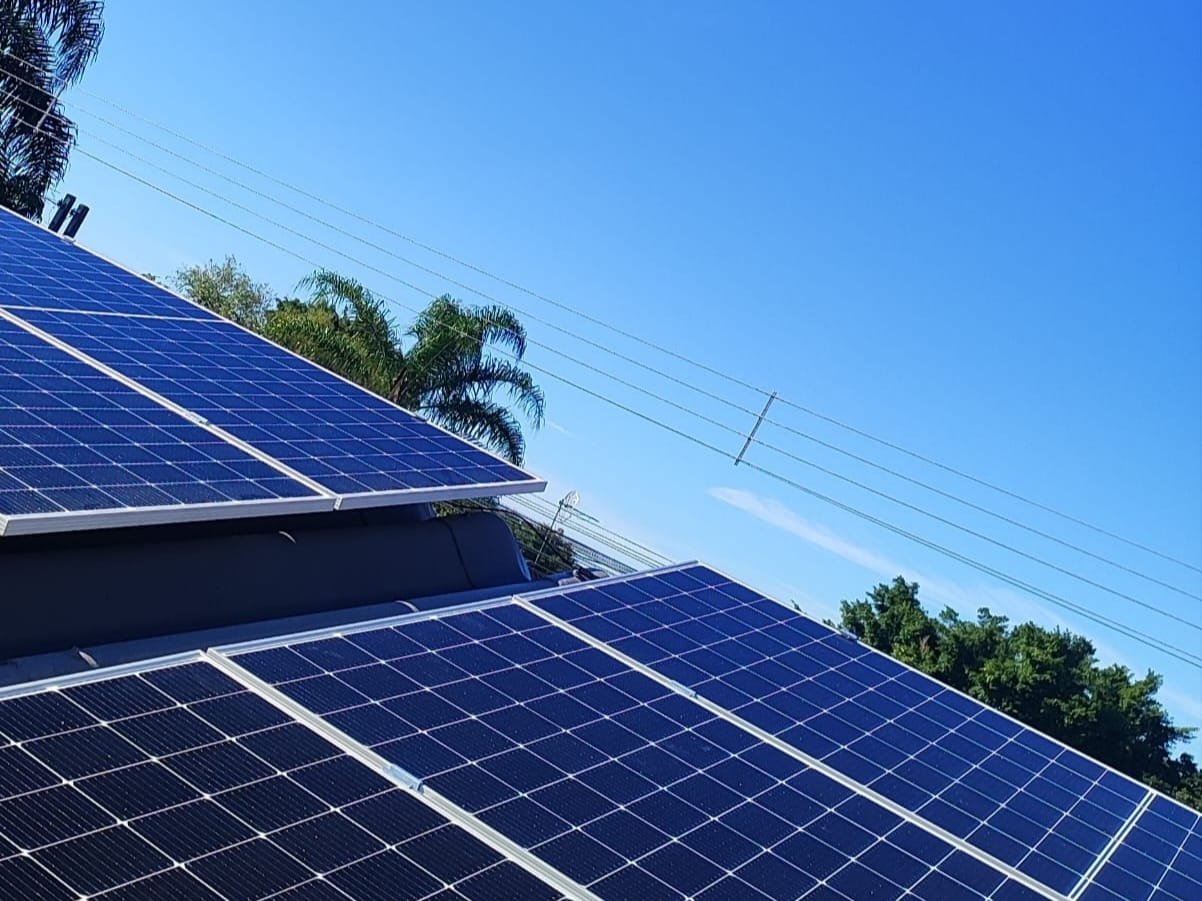 Imagem de instalação de energia solar feita pela Topsul